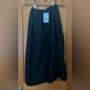 ZARA Black Balloon Midi Skirt – Size Small – NWT